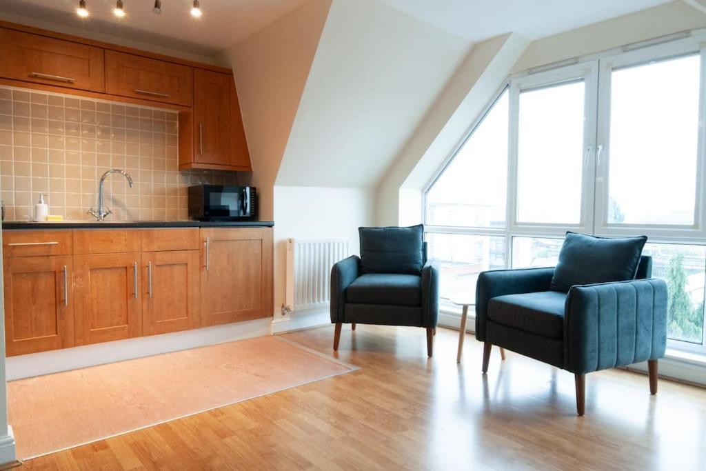 *New* 2-Bed Modern Apartment バートン・アポン・トレント エクステリア 写真