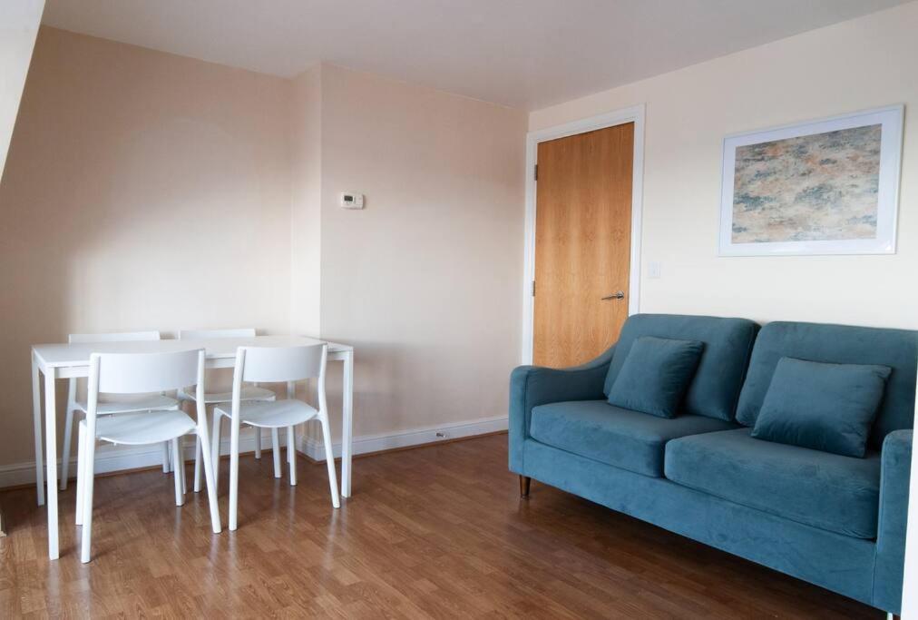 *New* 2-Bed Modern Apartment バートン・アポン・トレント エクステリア 写真